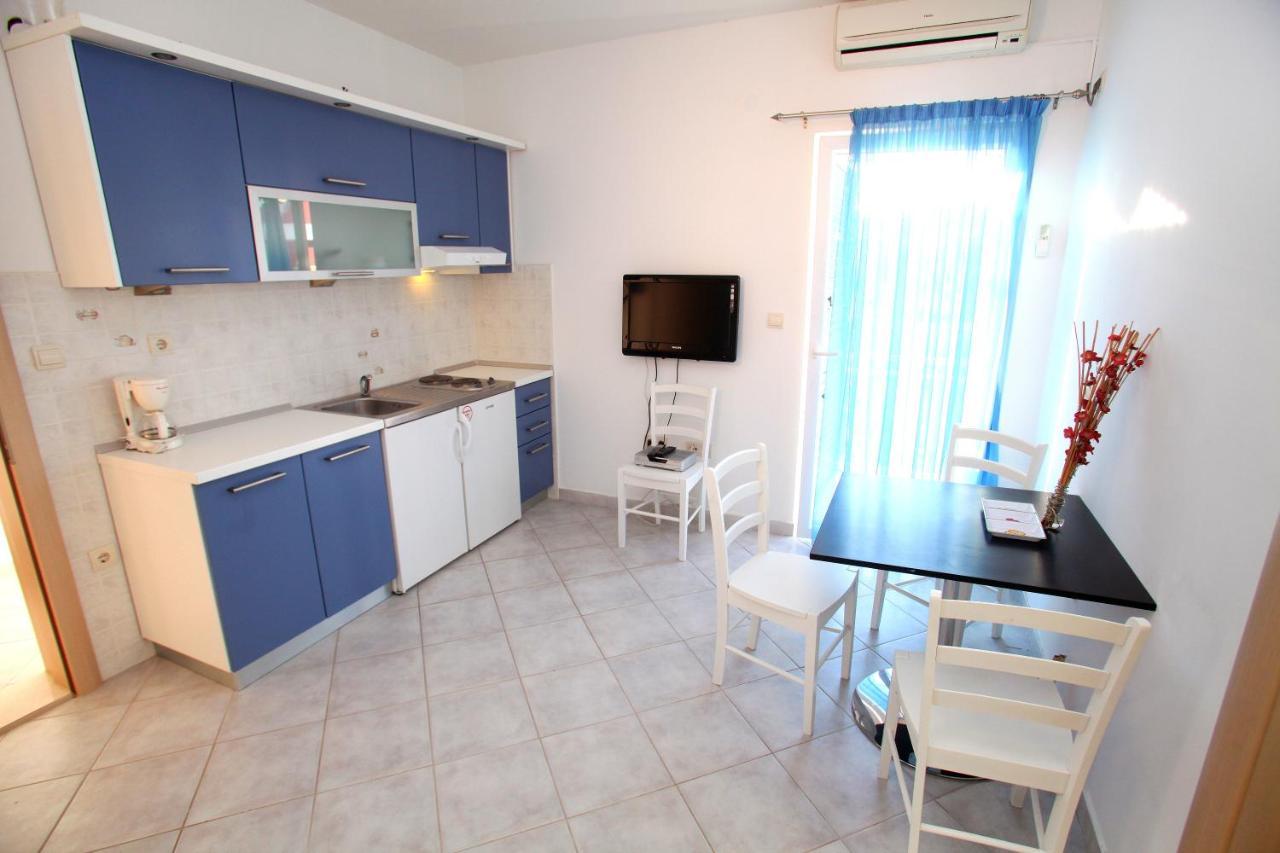 Apartments Nakir Slatine Quarto foto