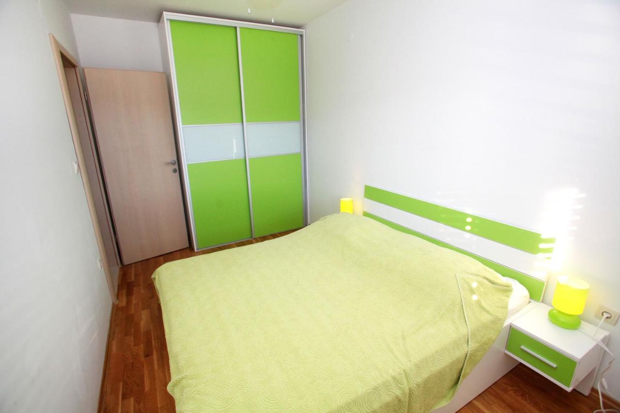 Apartments Nakir Slatine Quarto foto